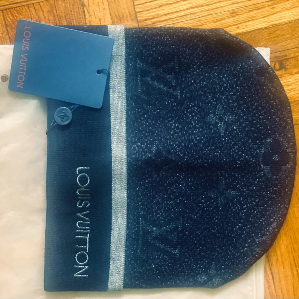 Louis Vuitton monogram eclipse black and grey beanie new